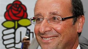 Lors d'une réunion publique en marge de l'université d'été du Parti socialiste de La Rochelle, François Hollande, candidat à la primaire socialiste pour l'élection présidentielle de 2012, a déclaré vendredi espérer pour l'an prochain "une victoire aussi b