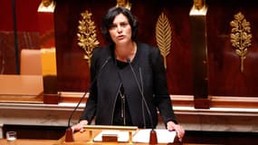 Le projet controversé de loi Travail a débuté mardi son marathon parlementaire à l'Assemblée, Myriam El Khomri disant vouloir faire "du bien" au pays avec un texte "de progrès", "juste et nécessaire".