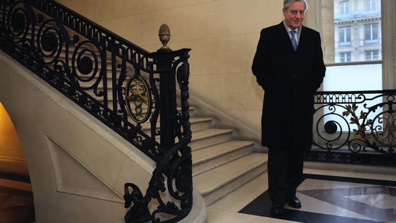 Christian Noyer, le gouverneur de la Banque de France, a validé lundi l'hypothèse du gouvernement qui consiste à miser sur la naissance d'un cercle vertueux né des décisions prises pour enrayer la crise de la zone euro afin de retrouver progressivement le