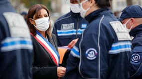 Anne Hidalgo a présenté ce lundi la première promotion de la police municipale parisienne.