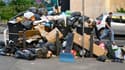 Les poubelles s'accumulent dans les rues de Marseille suite à la grève des éboueurs. 