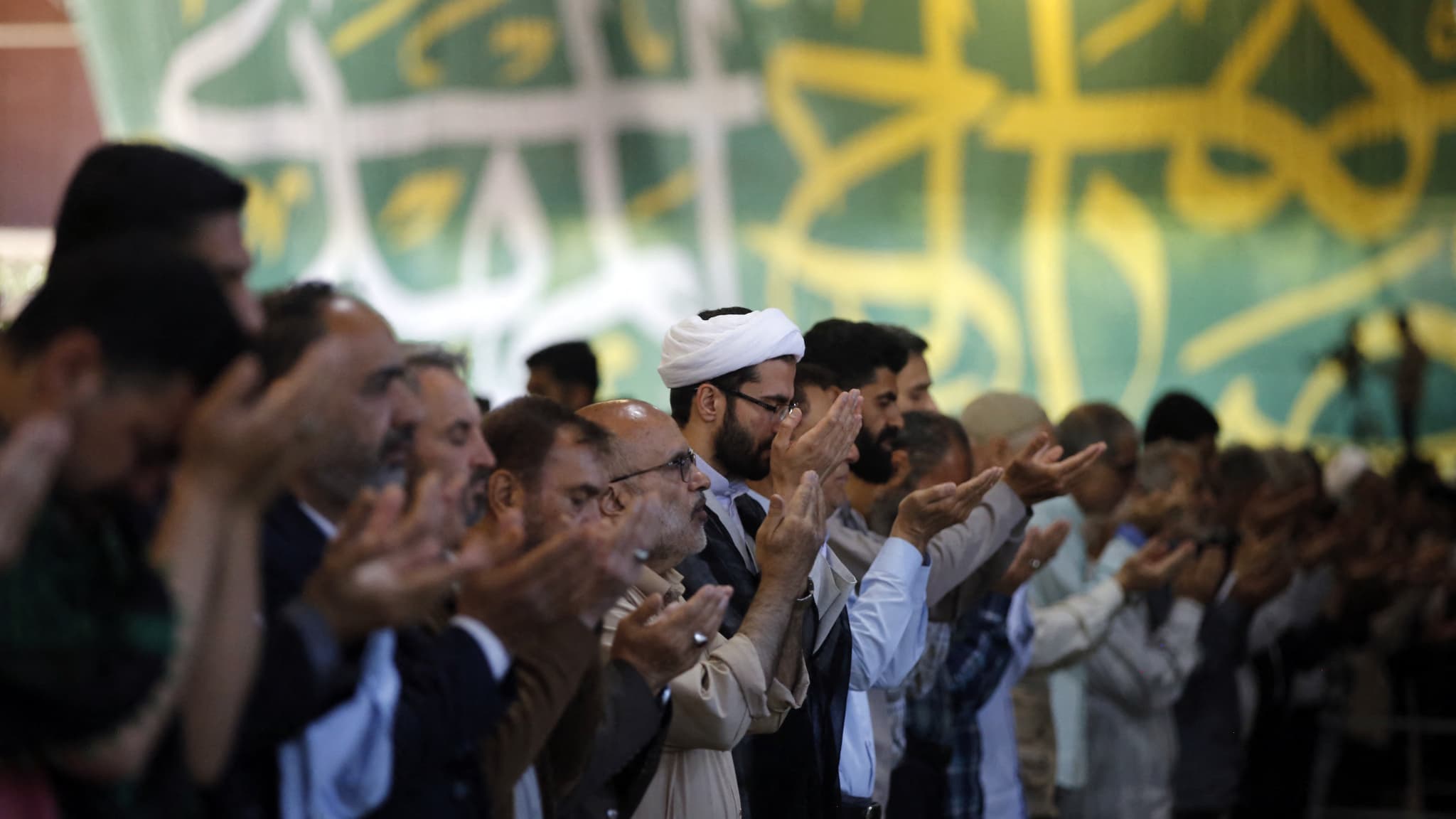 Des fidèles musulmans accomplissent la prière de l'Aïd al-Adha sur le campus de l'université de Téhéran, en Iran, le 27 mai 2026 Des fidèles musulmans accomplissent la prière de l'Aïd al-Adha sur le campus de l'université de Téhéran, en Iran, le 27 mai 2026