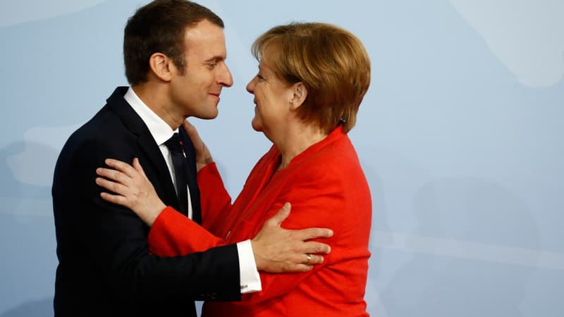 Emmanuel Macron estime que l'Allemagne "doit bouger" pour corriger les "dysfonctionnements" de la zone euro.