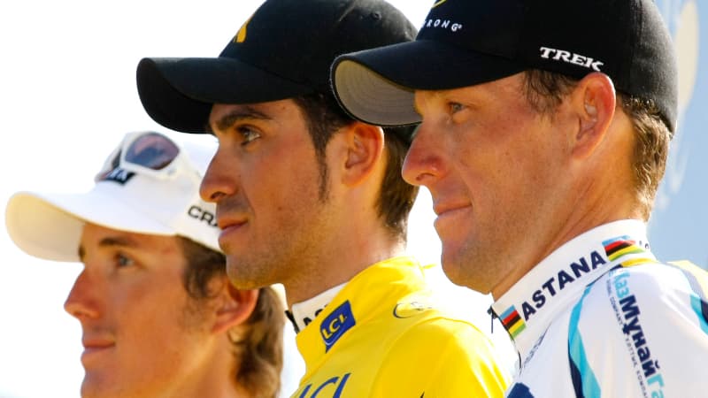 Encadré de Lance Armstrong, troisième, et Andy Schleck, deuxième, sur le podium du Tour de France, Alberto Contador retrouve le jeune Luxembourgeois sur la Flèche Wallonne. Sans la moindre animosité.