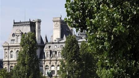 L'Hôtel de Ville de Paris. L'UMP a accepté d'assumer financièrement l'essentiel du protocole d'indemnisation conclu entre les avocats de Jacques Chirac et la ville de Paris pour des emplois fictifs à l'époque où l'ancien président était maire de la capita