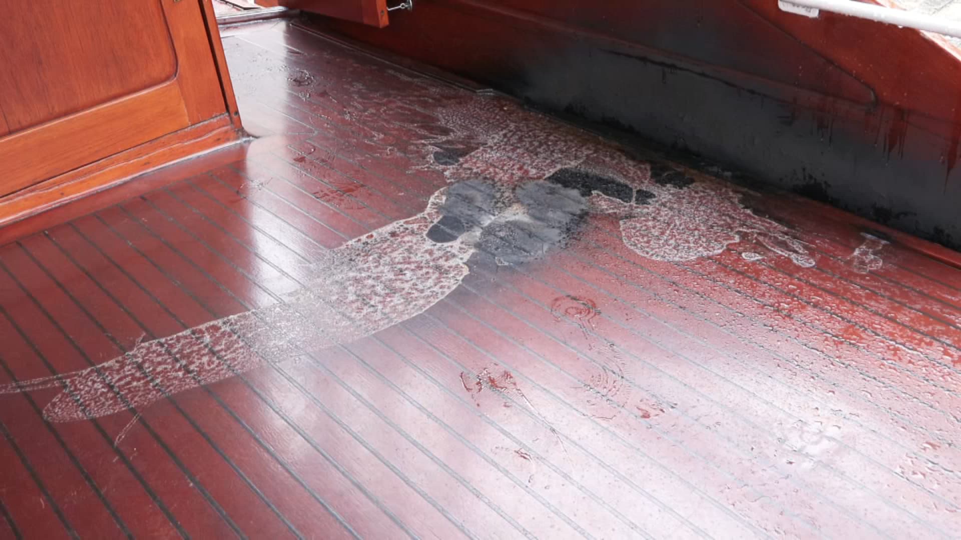 Le Petrus III avait déjà été victime d'un début d'incendie la semaine dernière. Le Petrus III avait déjà été victime d'un début d'incendie la semaine dernière.