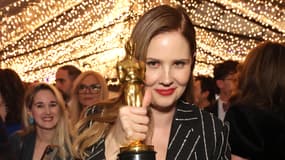Justine Triet avec son Oscar le 11 mars 2024