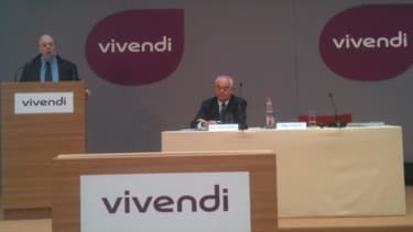 Le directeur financier Philippe Capron et le président du directoire Jean-François Dubos présentent les résultats 2012