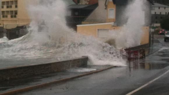 A Concarneau, les vagues étaient impressionnantes.