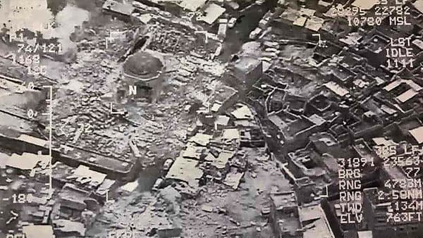 Photo satellite diffusée le 21 juin montrant la destruction de la mosquée. Photo satellite diffusée le 21 juin montrant la destruction de la mosquée.