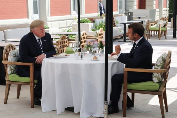 Donald Trump et Emmanuel Macron déjeunent en tête-à-tête le 24 août à Biarritz, au premier jour du G7. Donald Trump et Emmanuel Macron déjeunent en tête-à-tête le 24 août à Biarritz, au premier jour du G7.