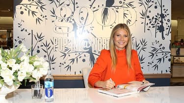 Gwyneth Paltrow dédicaçant son livre à Los Angeles en juin 2017