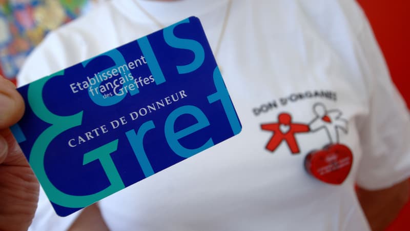 Photo d'une carte de donneur prise le 23 juillet 2007