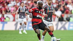 Le milieu de terrain de Flamengo, Gerson, face à Fluminense le 16 juillet 2023