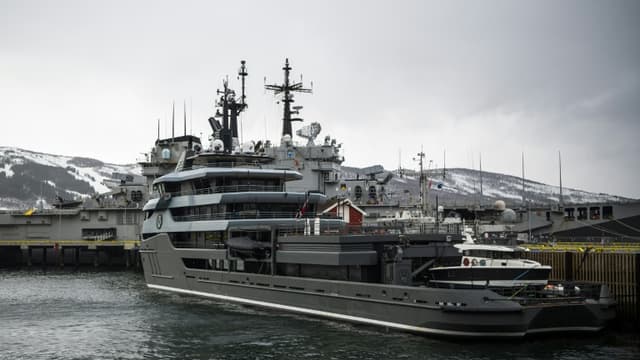 Le yacht Ragnar, qui appartiendrait à un oligarque russe, à quai à Narvik, dans le nord de la Norvège, le 21 mars 2022