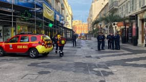 La rue Masséna bloquée