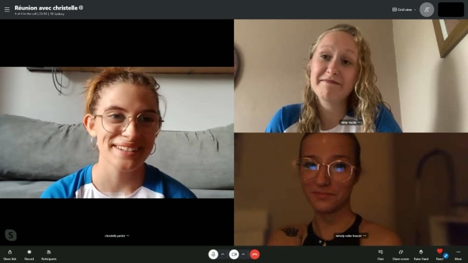 Léana, Mély et Wendy, les trois jeunes femmes à l'origine de la vidéo qui a fait plusieurs millions de vues sur Tiktok.