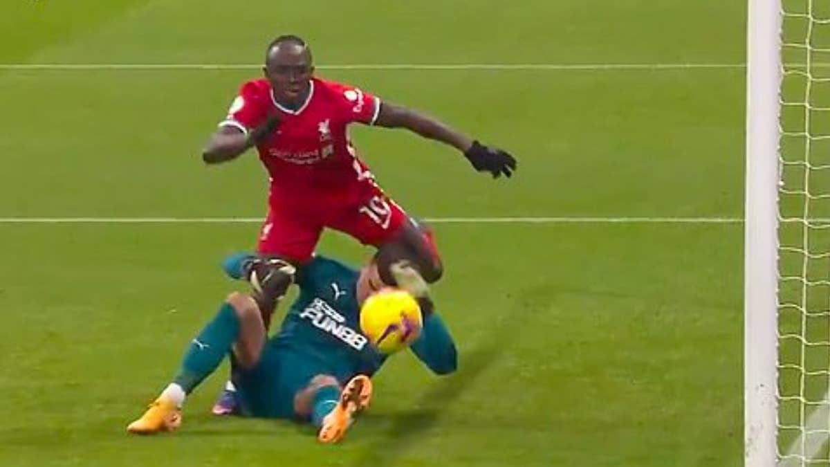 L'accrochage Darlow-Mané L'accrochage Darlow-Mané
