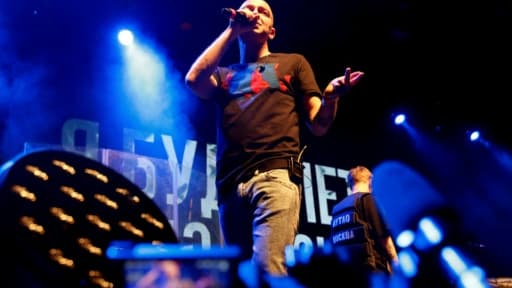 Le rappeur Oxxxymiron, ici sur scène, a organisé un concert à Moscou en soutien de son confrère Husky tout juste libéré, le 26 novembre 2018