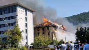 Un incendie survenu dans un bâtiment d'un site industriel désaffecté à Guebwiller (Haut-Rhin), le jeudi 28 août.