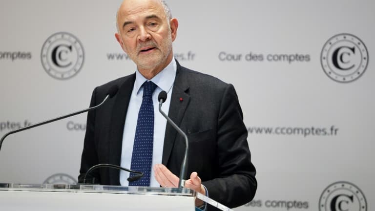 Le premier président de la Cour des comptes française, Pierre Moscovici, prend la parole alors qu'il présente les résultats du rapport sur les retraites, avant de le remettre au Premier ministre français à Paris, le 19 février 2025