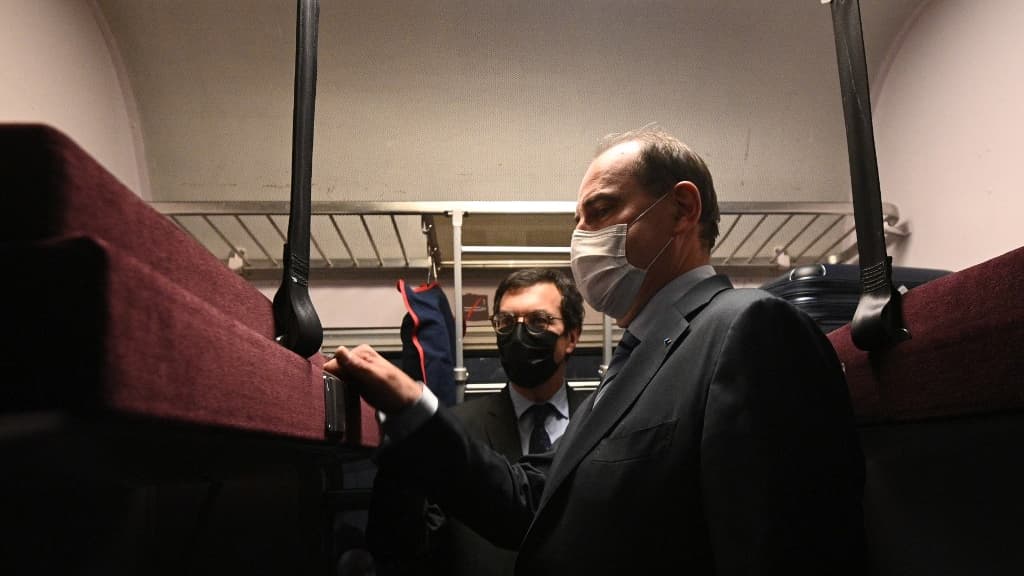 Jean Castex à bord du train de nuit Paris-Nice, le 20 mai 2021.