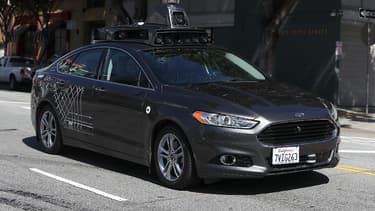 Un véhicule autonome Uber circulant dans les rues de San Francisco. (image d'illustration)