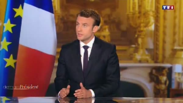 Emmanuel Macron sur le plateau du 20h de TF1 le 17 avril 2017.