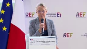 Elisabeth Borne ce lundi 28 août 2023 à la REF du Medef à l'hippodrome de Longchamp