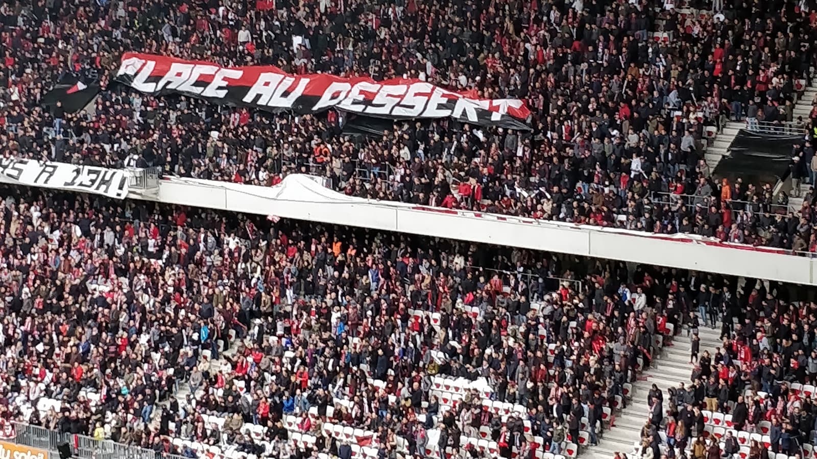 Banderole pendant Nice-PSG Banderole pendant Nice-PSG