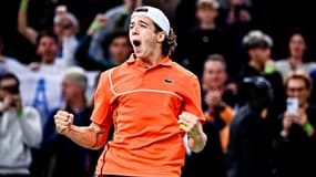Arthur Cazaux après sa victoire contre Ben Shelton au Masters 1000 de Paris, le 30 octobre 2024