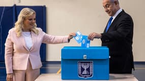 Benjamin Netanyahu et sa femme Sara Netanyahu ont voté ce mardi matin à Jérusalem pour les législatives.