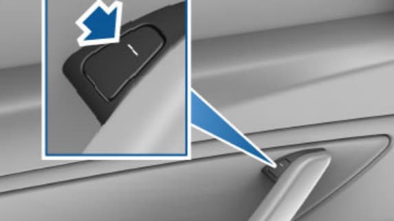 Le bouton d'ouverture en image dans le manuel d'utilisateur de la Model 3. Le bouton d'ouverture en image dans le manuel d'utilisateur de la Model 3.