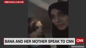 Bana, 7 ans, et sa mère lors d'une interview donnée à CNN