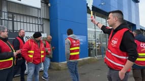 Castorama: 9 salariés dorment dans leur magasin à Lampertheim pour réclamer des hausses de salaires