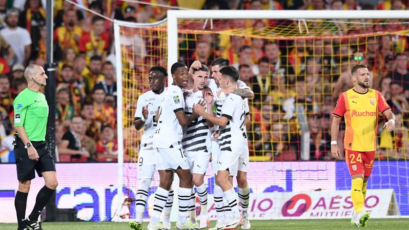 Le capitaine rennais Bourigeaud égalise sur pénalty face à Lens.