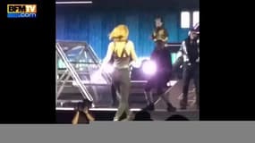 Taylor Swift effrayée par l’intrusion de deux fans sur scène