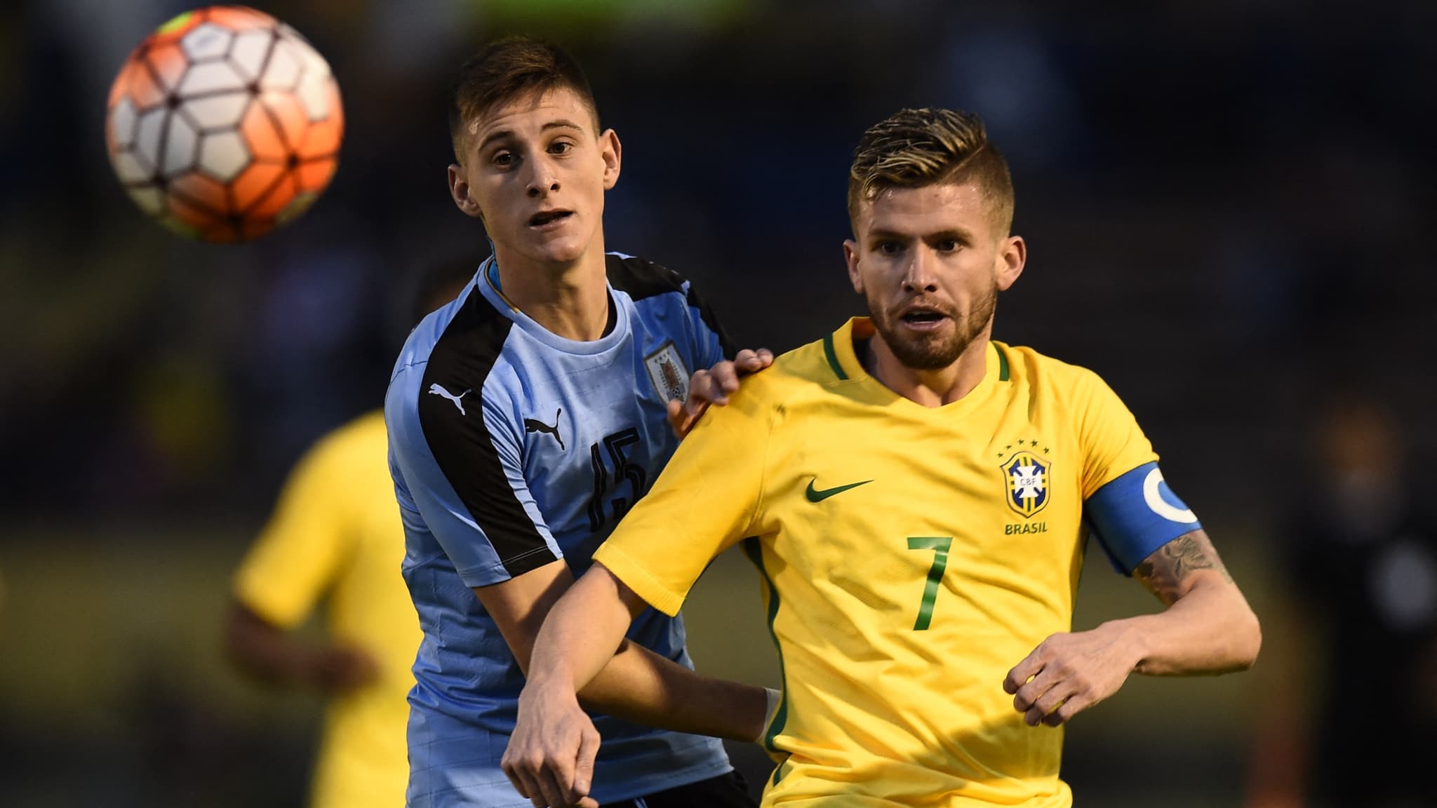 Caio Henrique avec le Brésil U20 en 2017 face à l'Uruguay Caio Henrique avec le Brésil U20 en 2017 face à l'Uruguay