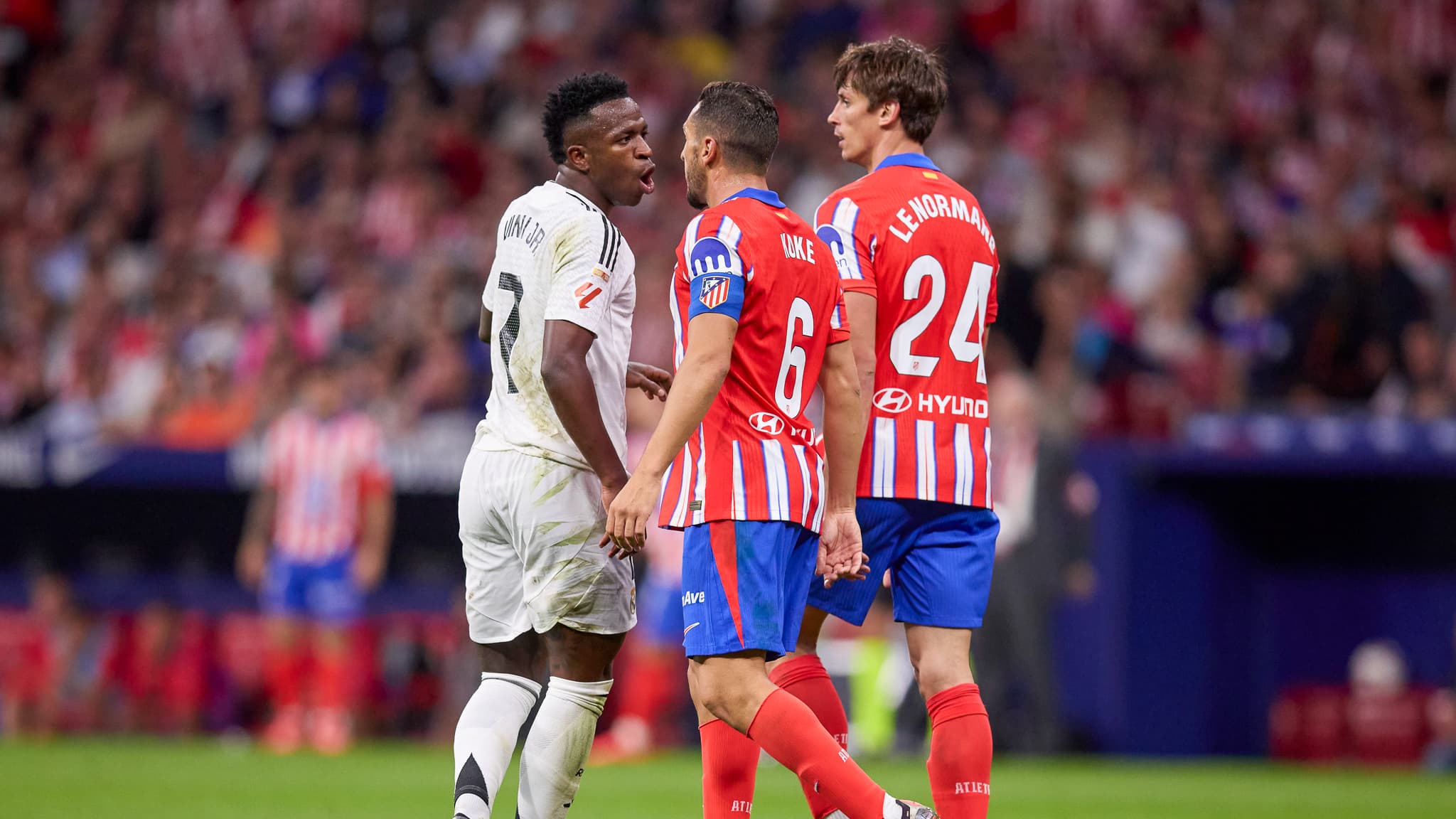 "MBAPPÉ EST MEILLEUR QUE TOI", COMMENT KOKE A TENTÉ DE FAIRE DÉGOUPILLER VINICIUS PENDANT LE DERBY DE MADRID