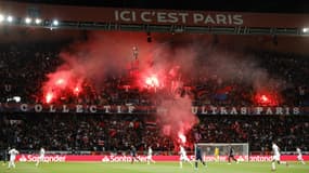 Les fumigènes allumés lors de PSG-Real
