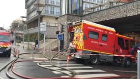Un incendie dans un parking souterrain a entraîné l'évacuation d'un immeuble de 250 personnes à Choisy-le-Roi.