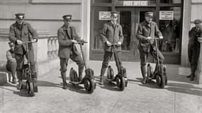 Le US Postal Office avait équipé ses postiers d'Autoped en 1916. 