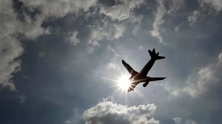 La liaison directe entre Paris et Bagdad, interrompue depuis la première guerre du Golfe en 1990, devrait reprendre avant la fin de l'année à l'initiative de la compagnie aérienne française Aigle Azur. Air France a fermé sa ligne Paris-Bagdad en 1990, apr