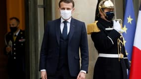 Emmanuel Macron le 27 janvier 2021 sur le perron de l'Elysée