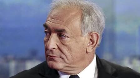 Plus de 13 millions de personnes ont regardé l'entretien de Dominique Strauss-Kahn dimanche sur TF1, permettant à la chaîne de réaliser la meilleure audience télévisée depuis les violences urbaines de 2005. /Photo prise le 18 septembre 2001/REUTERS/Franço