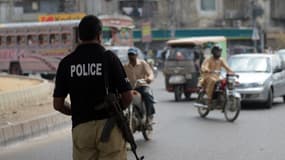 Un policier pakistanais à Karachi, le 18 août 2015.