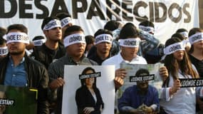Des amis et parents de trois étudiants en cinéma, disparus depuis le 19 mars, manifestent le 10 avril 2018 à Guadalajara, au Mexique