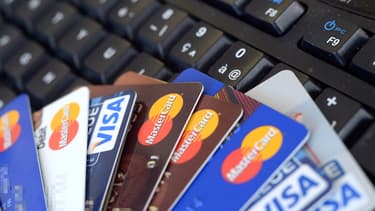Alors que le débat est vif sur l’ouverture des magasins le dimanche, Internet accueille les clients à toute heure du jour et de la nuit et tous les jours de la semaine, week-end et jours fériés compris.