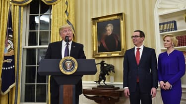 Donald Trump et son secrétaire au Trésor, l'ex-Goldman boy Steven Munchin.