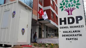 Le siège du Parti démocratique du peuple (HDP) à Ankara le 18 avril 2015